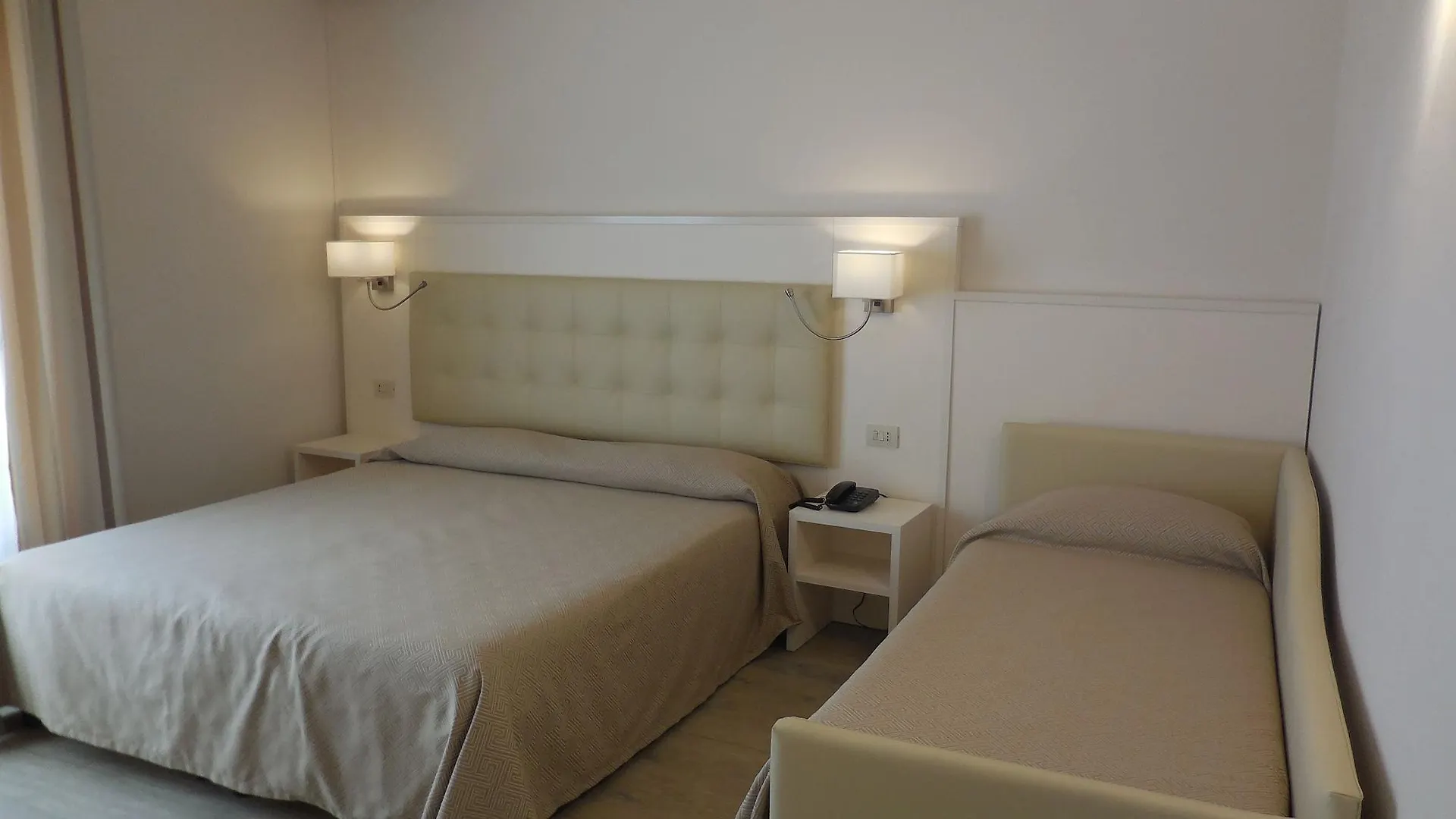 Hotel Lupori Viareggio 2*,